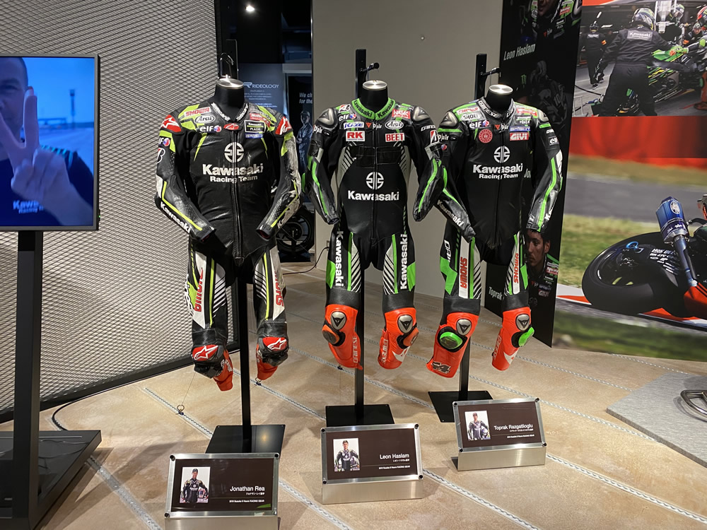 Kawasaki racing teamのツナギ