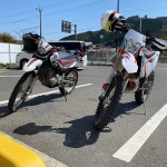 KTM 300 EXC TPI SIX DAYSとセロー250